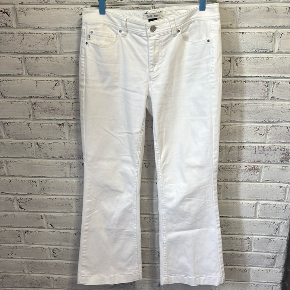 White House Black Market White Flare Women's Jeans Size 6